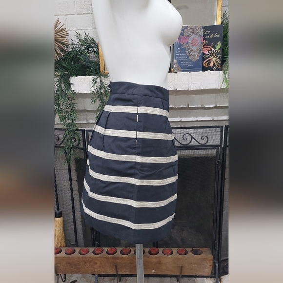 Ann Taylor Loft Striped A-Line Mini Skirt Size 6 - Picture 9 of 14